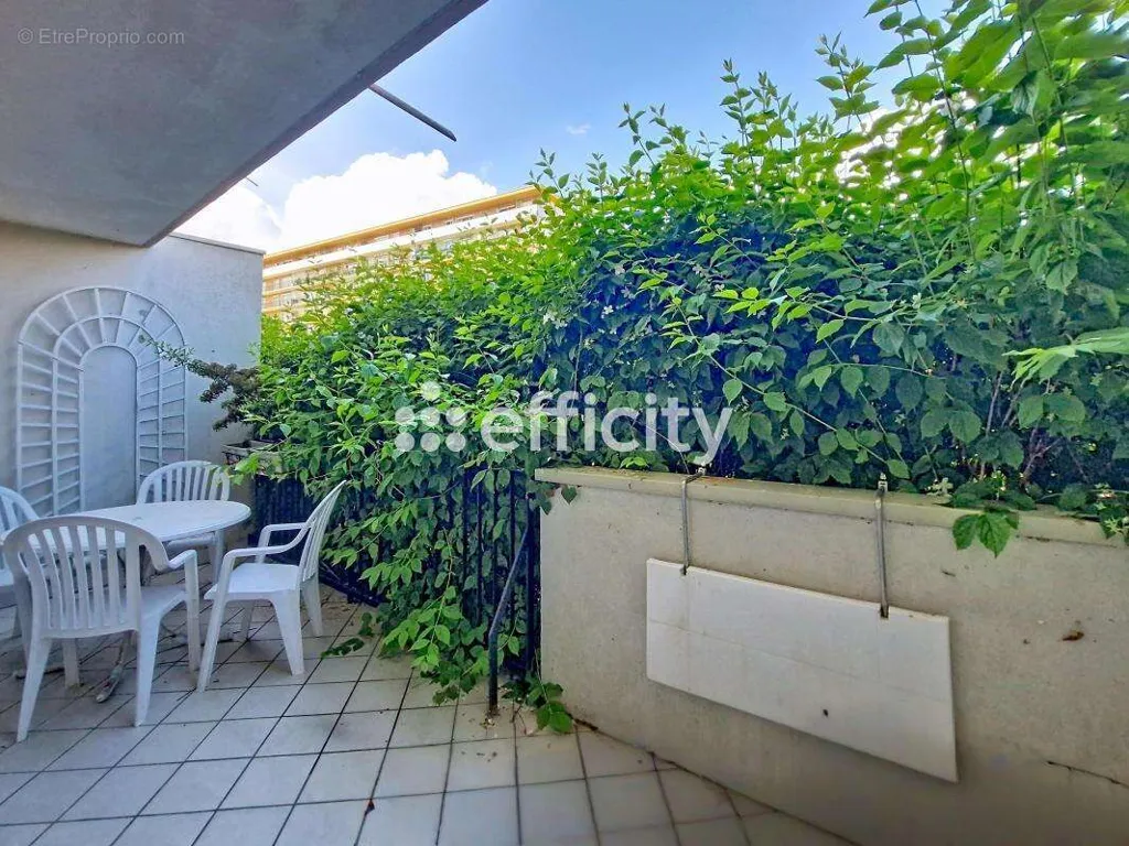 Terrass - Apartment with Balcony and Terrace in Eaubonne