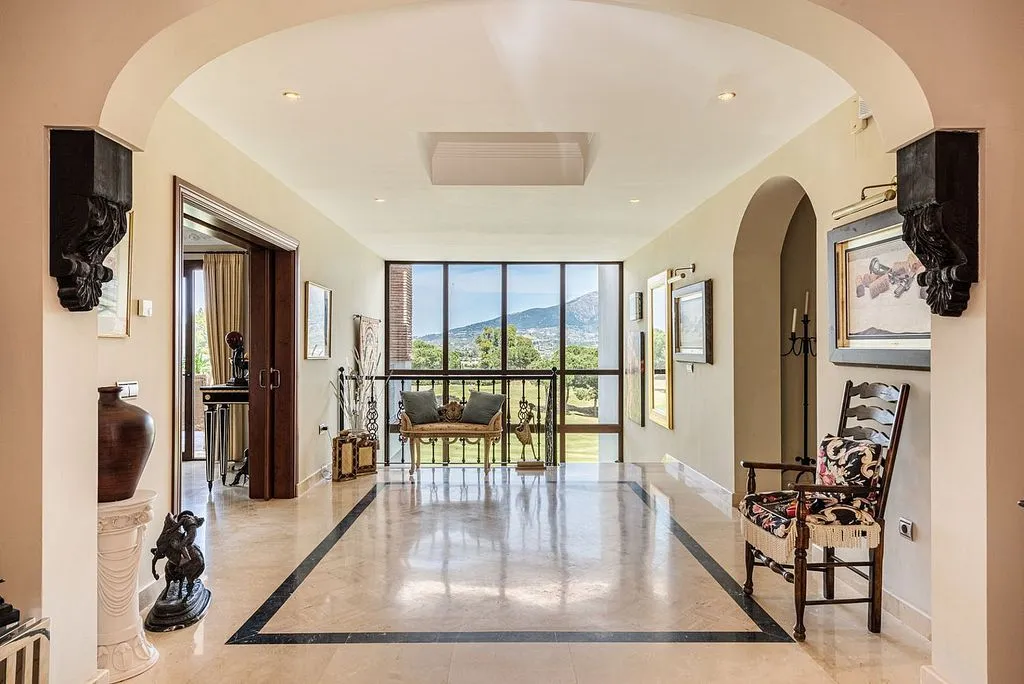 hallway_entrance