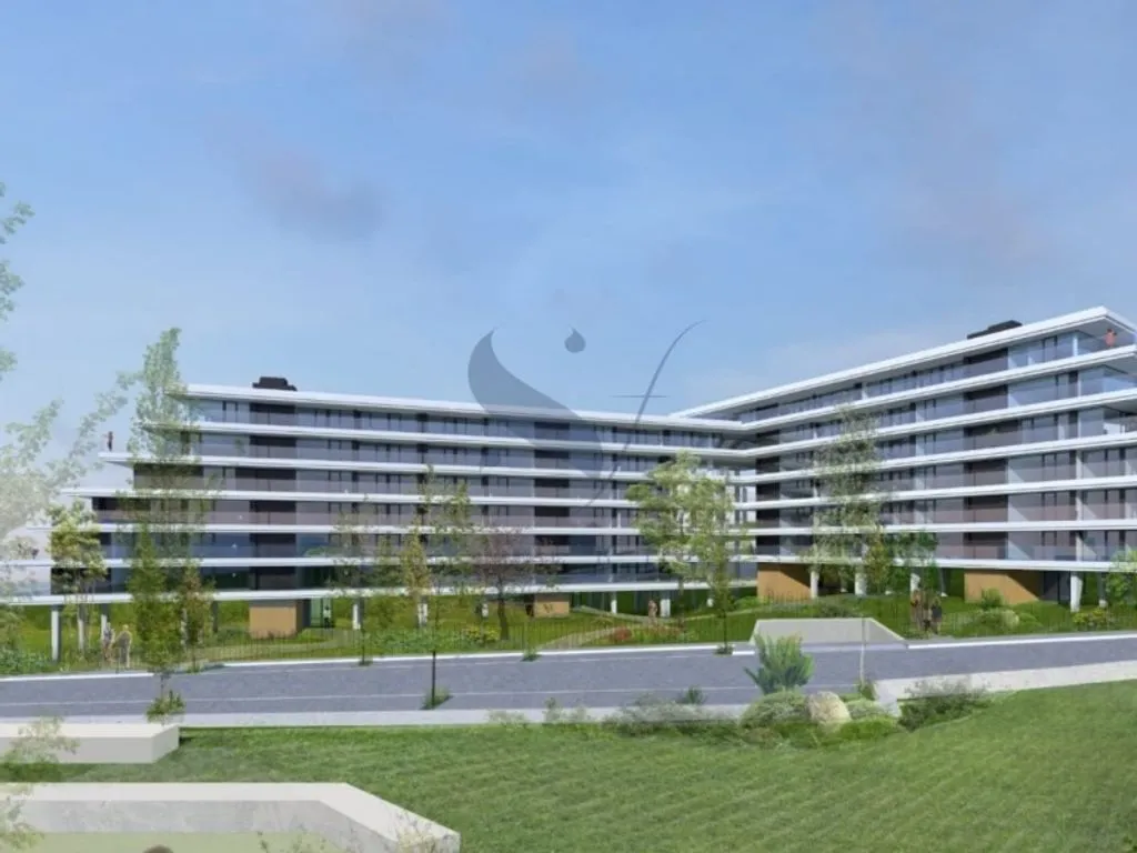 Luxury Flat with River View in Loures