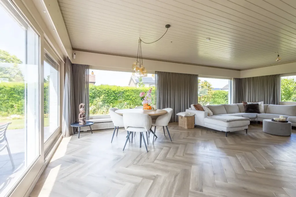 Elutuba - Spacious Detached House with River View in Westdorpe