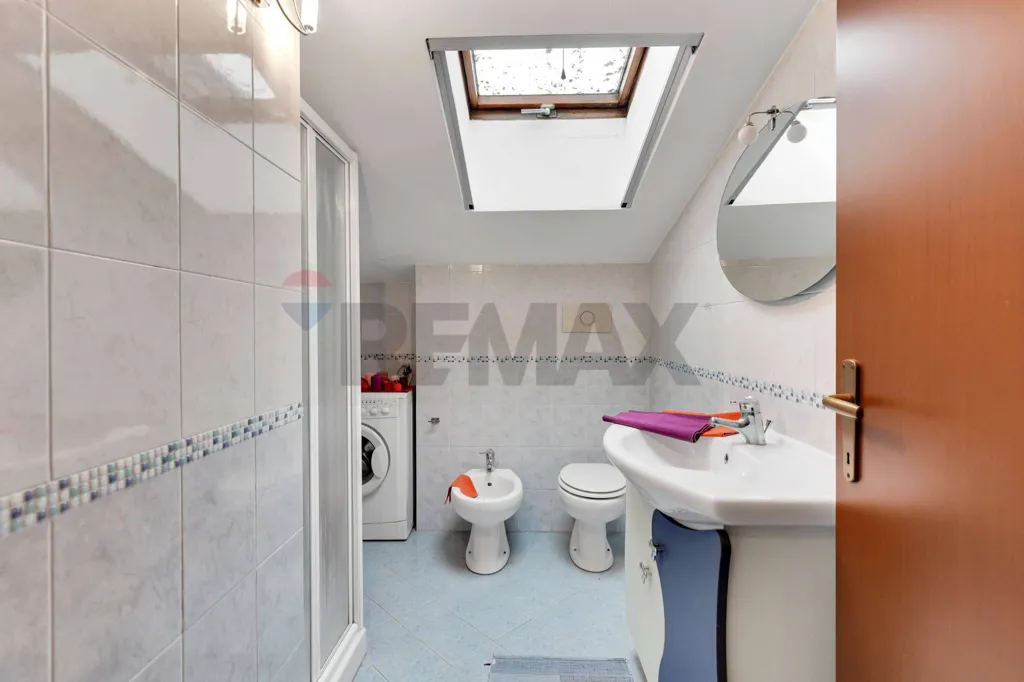 Vannitoad - Triplex with Balcony in Carpiano