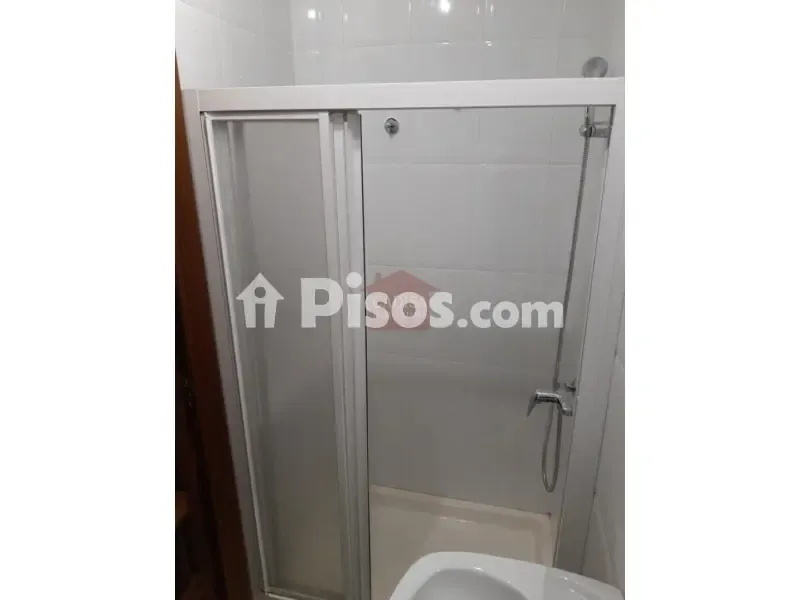 Salles de bain - Furnished Flat with Balcony near Campus