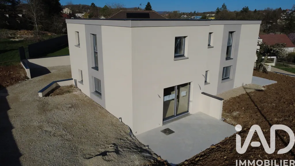 Vue aérienne - Maison Duplex avec Terrasse et Jardin à École-Valentin