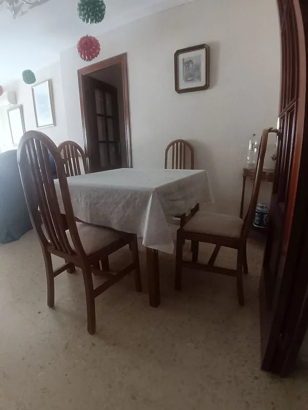 Söögituba - Furnished Flat with Balcony in Triana East