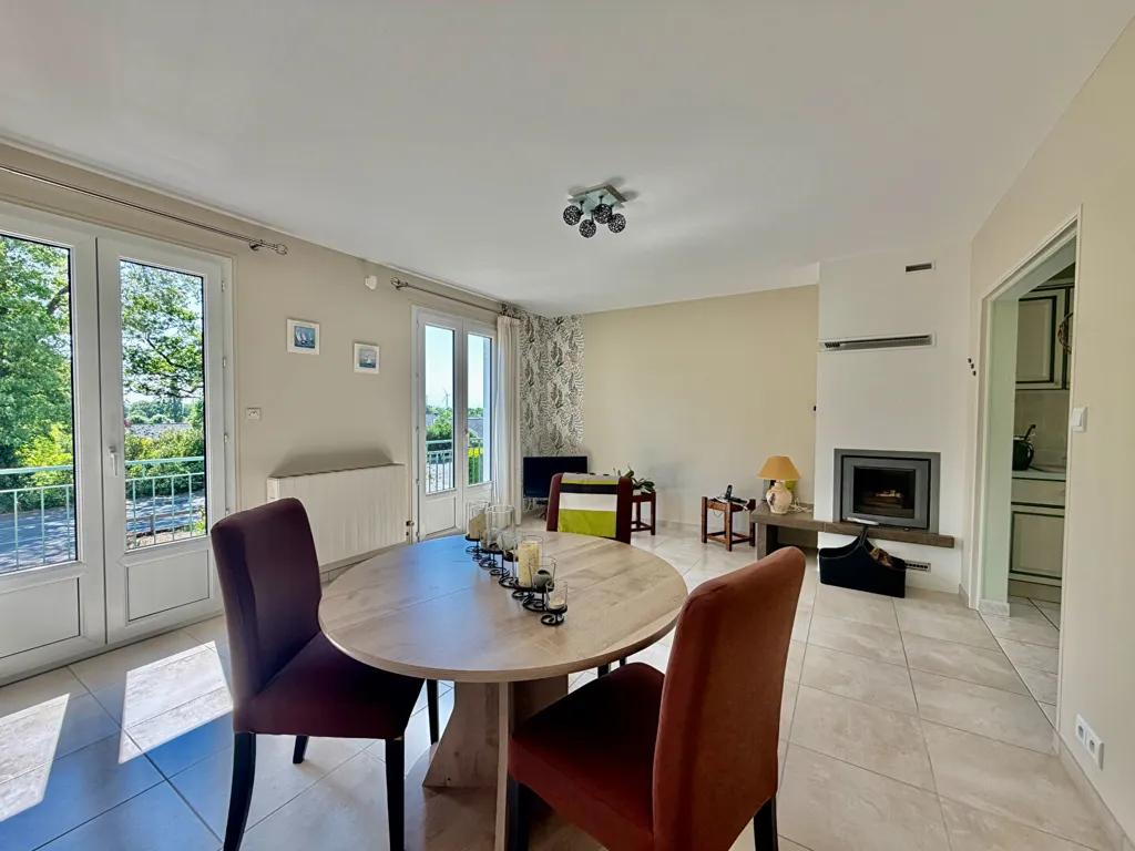 Salle à manger - Maison Familiale avec Sous-Sol à Derval