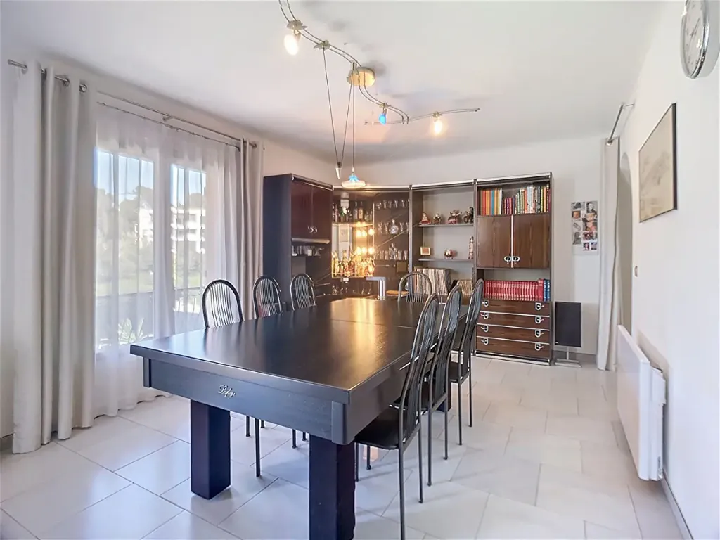 Sala da pranzo - Villa with Pool in Saint-Raphaël