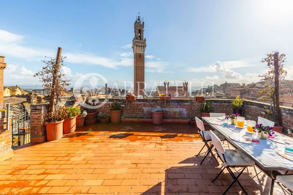 Terrass - Luxury Penthouse with Panoramic Views in Siena