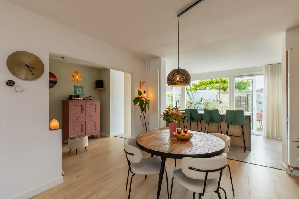Söögituba - Modernised Corner House with Garden in Middelburg