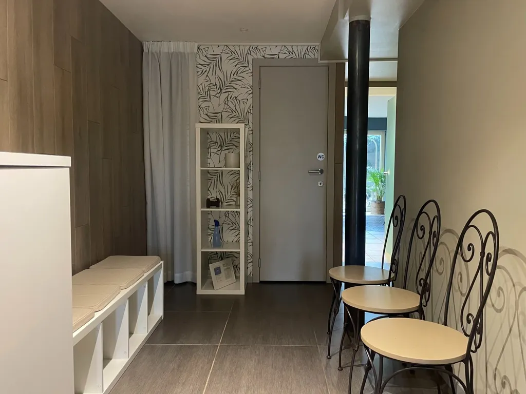 Entrée - Pratique à Louer avec Terrasse à Zwijndrecht