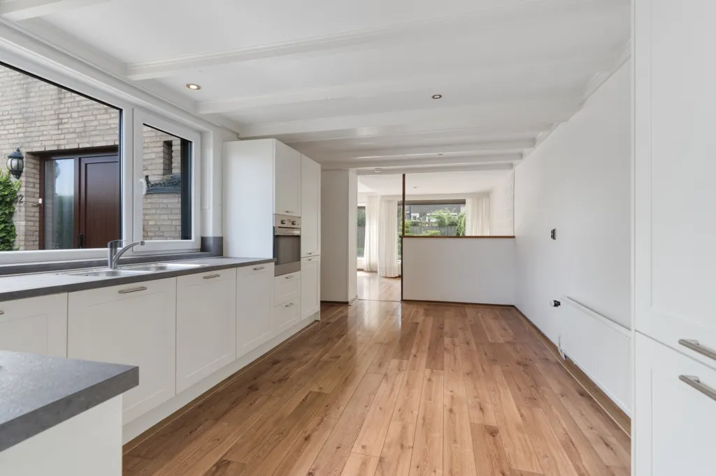 Cuisine - Corner House with Garden in Arnhem
