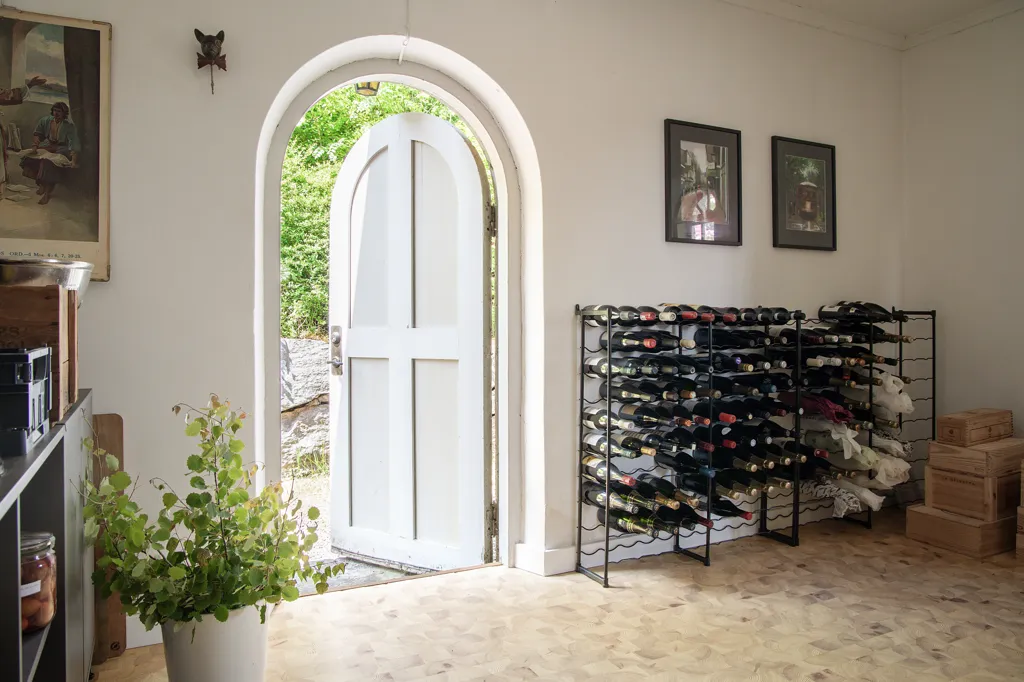 Rooms - Historic Villa with River View in Norrmannebo