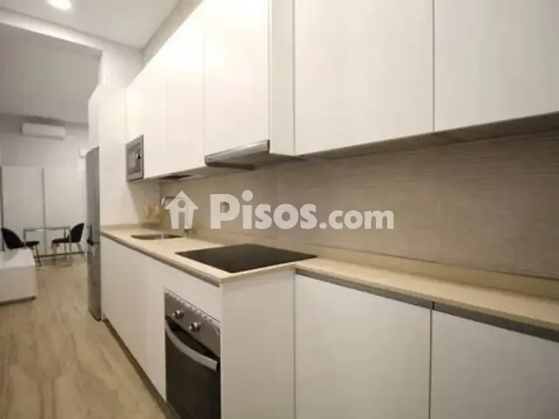 Cucina - Reformed Studio with Metro Access in Madrid