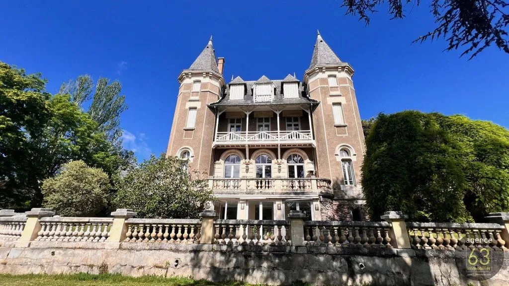 Välivaade - Historic Castle with Spa in Châtel-Guyon
