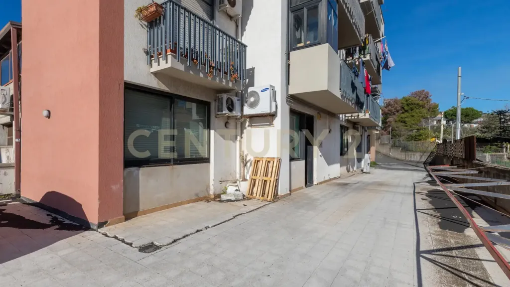 Extérieur - Office with Terrace in Tremestieri Etneo