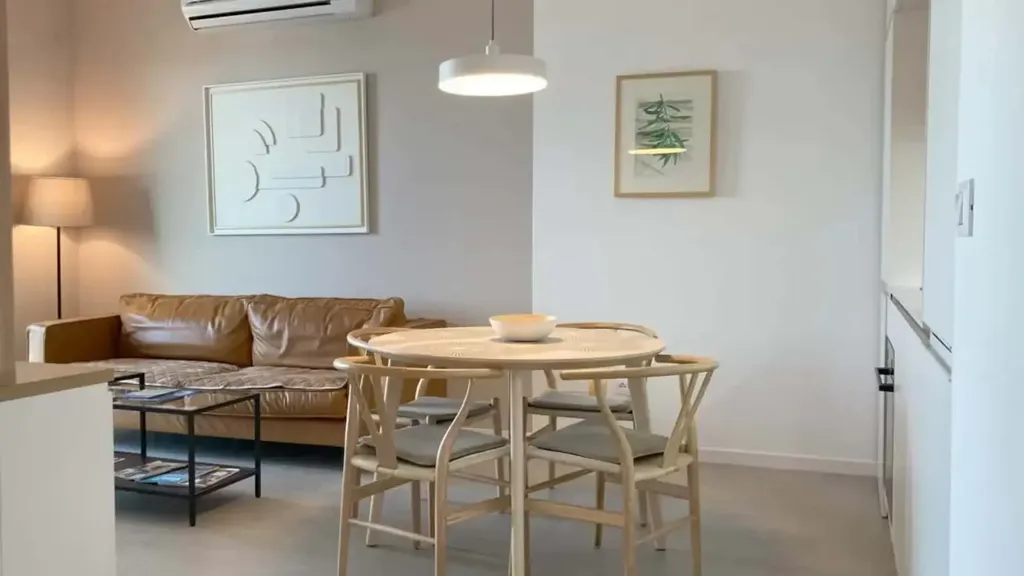 Elutuba - Modern Studio with Terraced View in Trieste