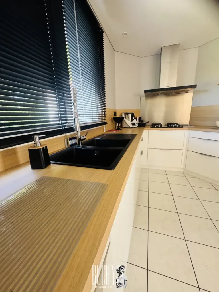 Cuisine - Villa avec Piscine à Château d'Olonne
