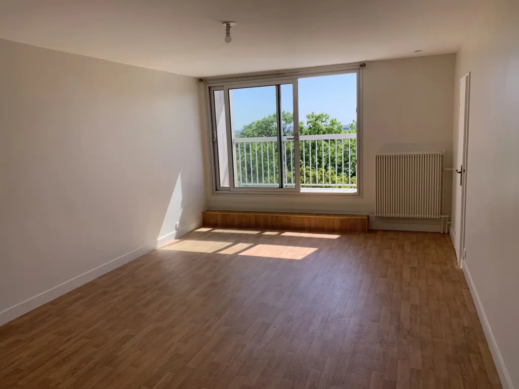 Stanze - Spacious Studio with Balcony in Rue d'Aulnay