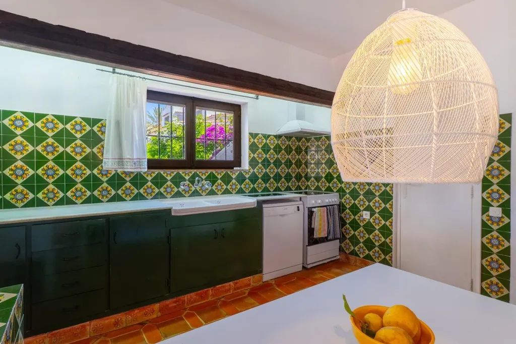 Cuisine - Mediterranean Villa with Pool in Pla del Mar
