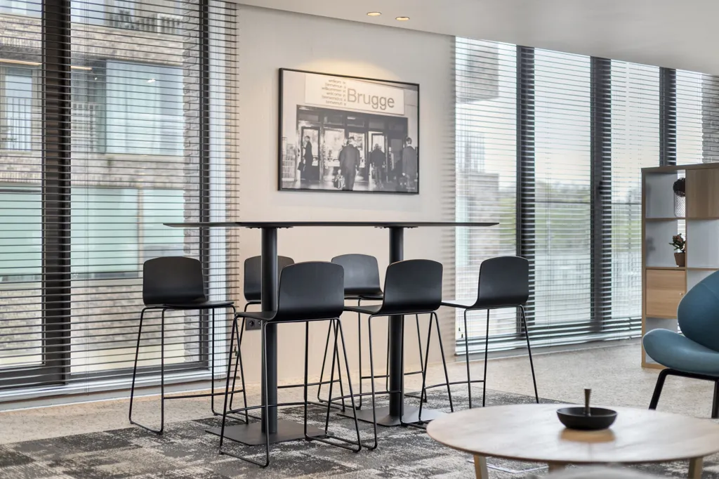 Salle à manger - Bureaux à Louer avec Vue Promenade à Bruges