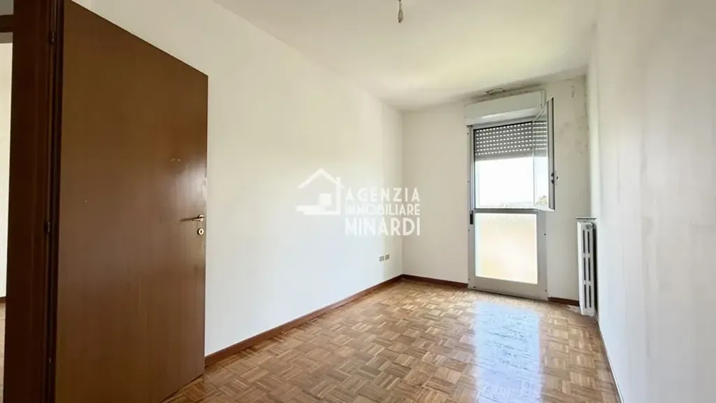 Toad - Bright 3-Bedroom Apartment with Terrace in Faenza