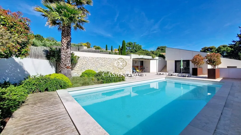Bassein - Architectural Villa with Pool in Clermont-l'Hérault
