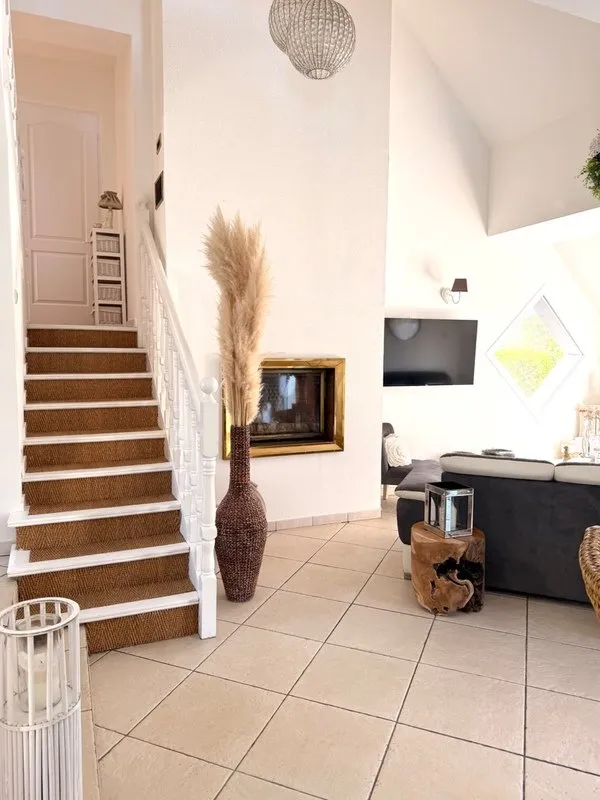 Séjour - Maison Traditionnelle avec Piscine à 16 km de Dieppe