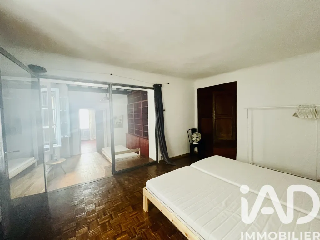 Chambres - Appartement de Standing avec Plafonds Hauts à Avignon