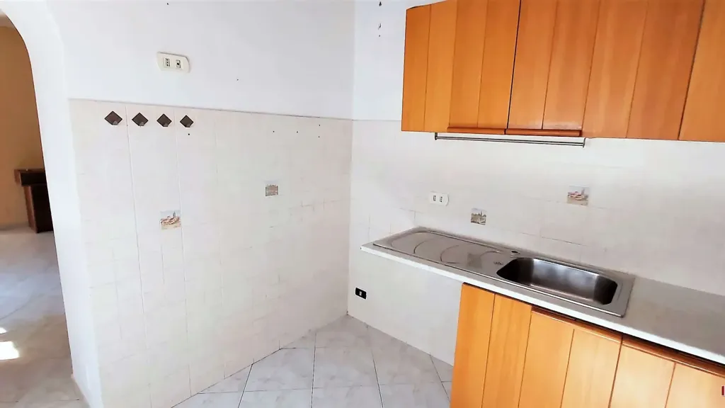 Köök - Spacious Apartment with Central Location in Campomorone