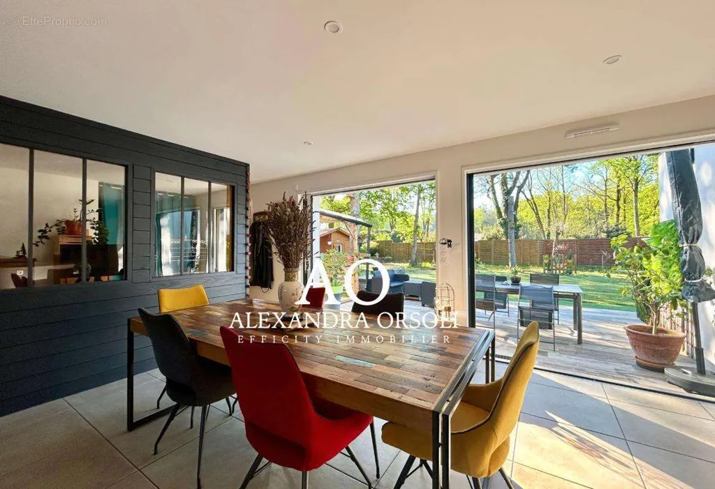 Terrasse - Maison avec Studio et Jardin à Soullans