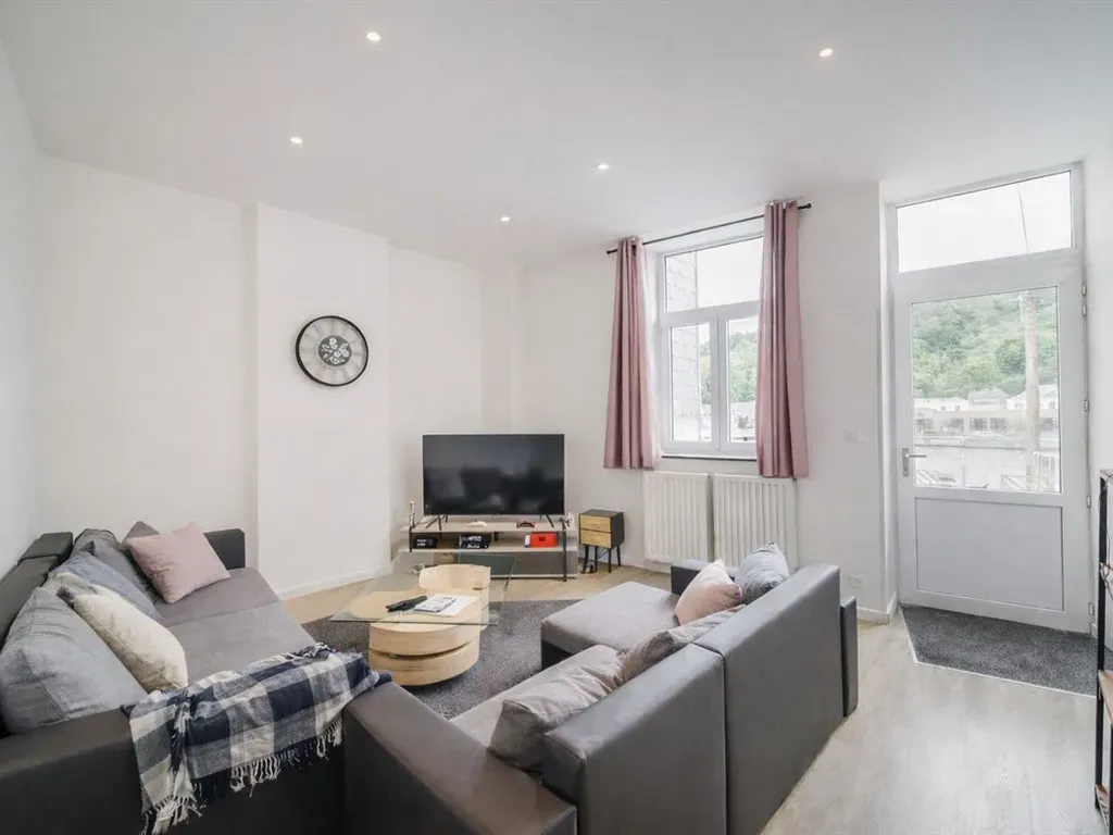 Elutuba - Duplex with Meuse View and 75 m² Terrace in Dinant