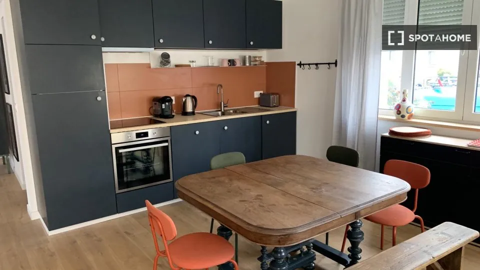 Cuisine - Chambre à Louer dans Appartement 3 Pièces à Paris