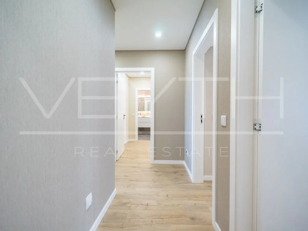 Esik - Luxury Duplex Flat with Terrace in Portas da Cidade