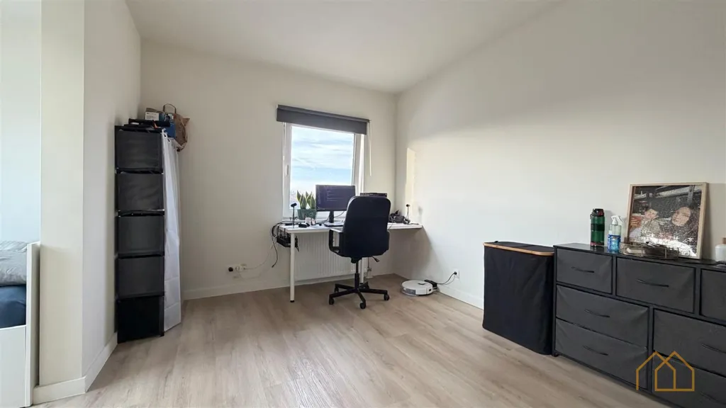 Bureau - Appartement avec Parking à Geel