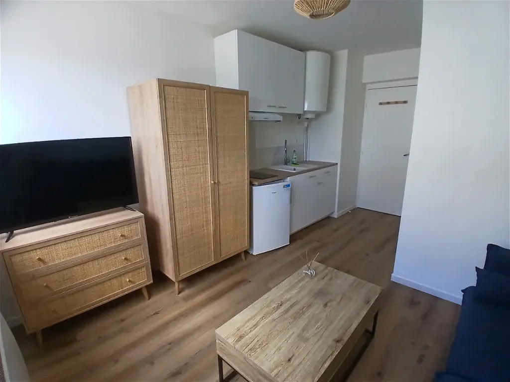 Living Room - Studio with Parking in Saint-Nazaire Centre