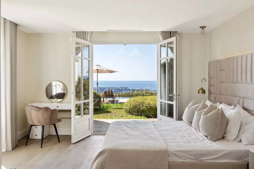 Chambres - Villa avec Vue Panoramique sur la Mer à SuperCannes