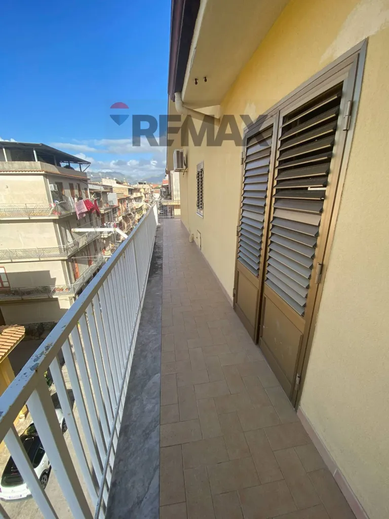 Balcon - Apartment with Balcony in Partinico
