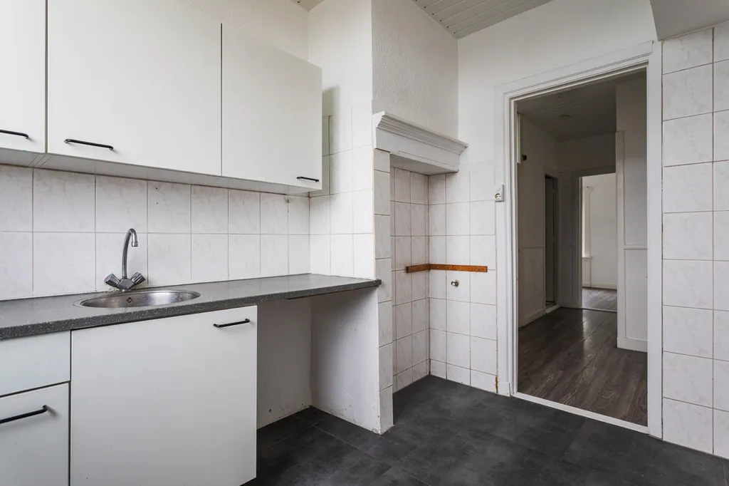 Cuisine - Spacious Apartment with Balcony in Bomenbuurt