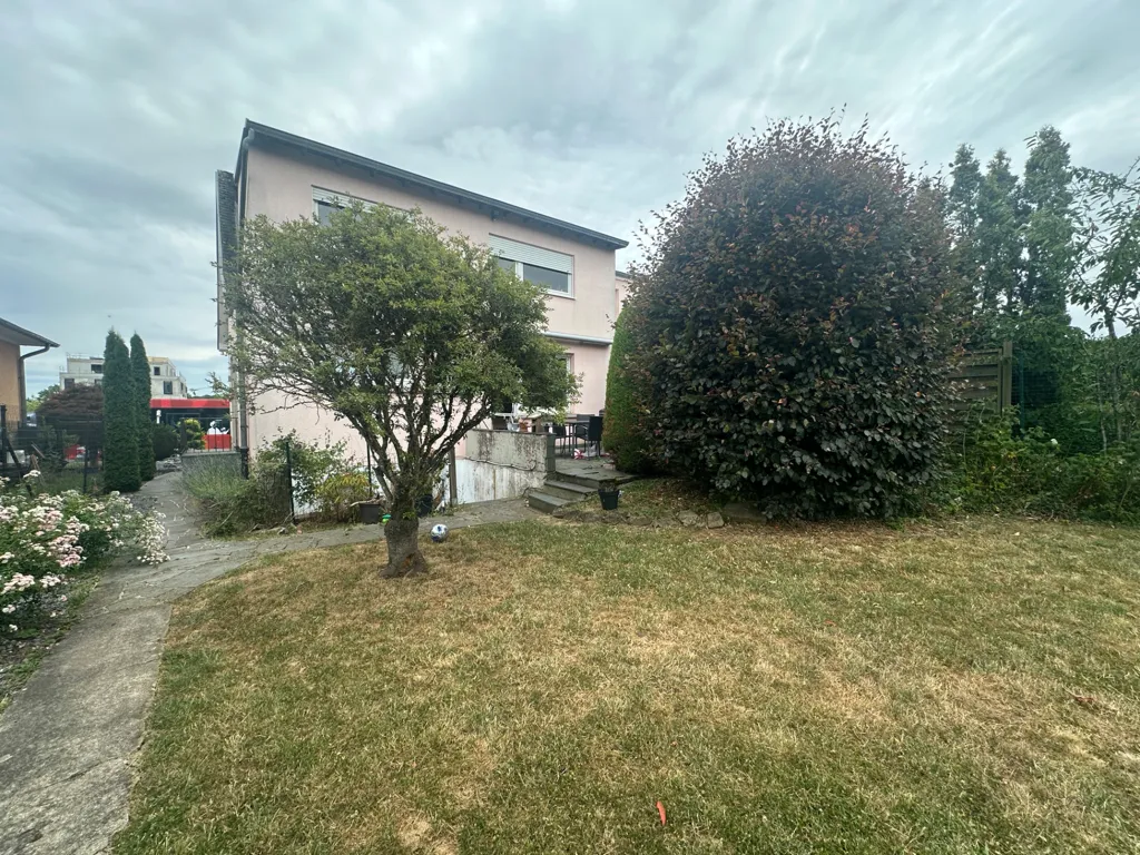 Garten - Semi-Detachiertes Haus mit Terrasse in Dudelange