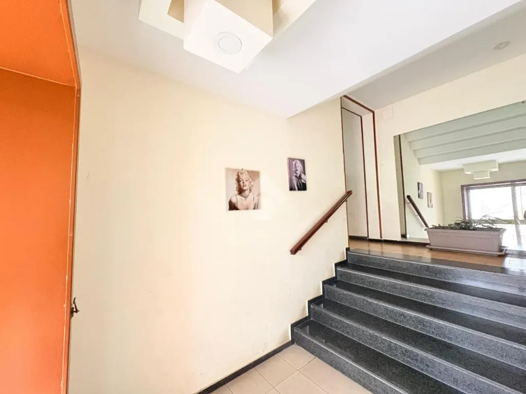 Pièces - 4-Bedroom Apartment with Balcony in Palermo