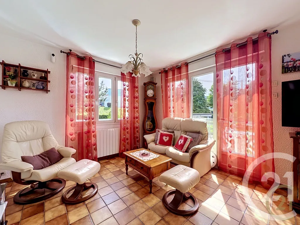 Elutuba - Five-Piece House with Garden in Exincourt