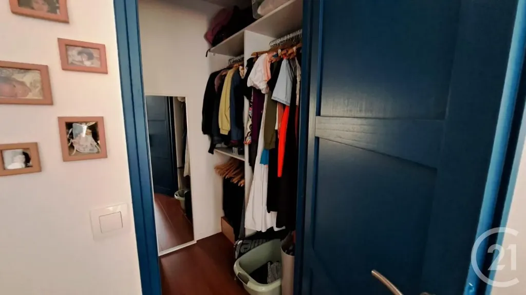 Rooms - 3-Bed Apartment with Parking in Compiègne