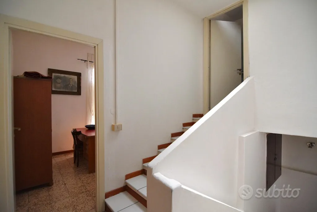 Rooms - Detached House with Private Courtyard in Centre