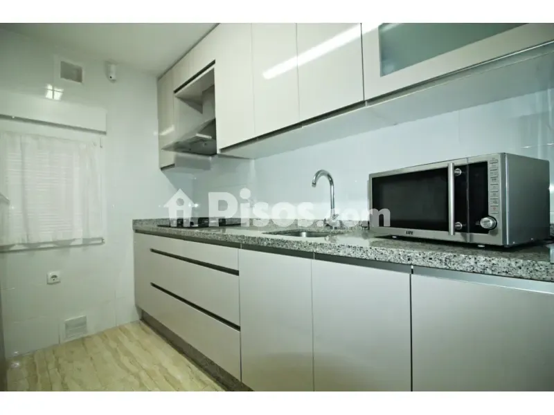 Cuisine - Apartment with Modern Kitchen in Las Torres-Guadalupe