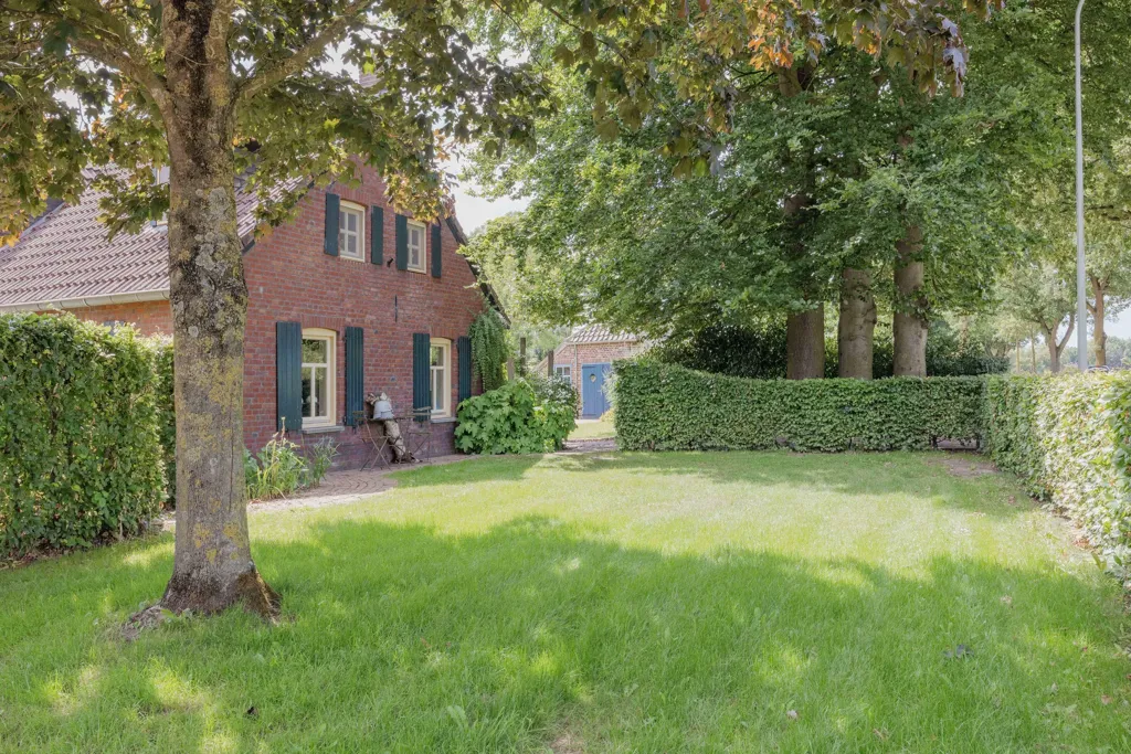 Jardin - Characterful Farmhouse with Pool in America