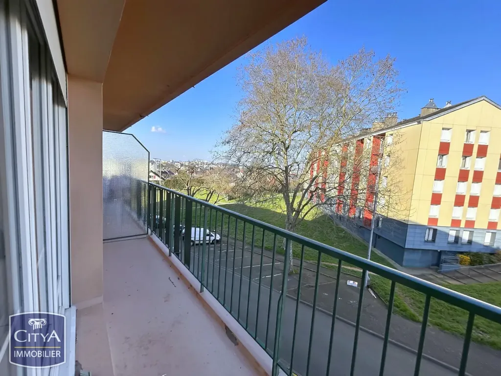 Balcony - Renovated Flat with Balcony in Le Mans