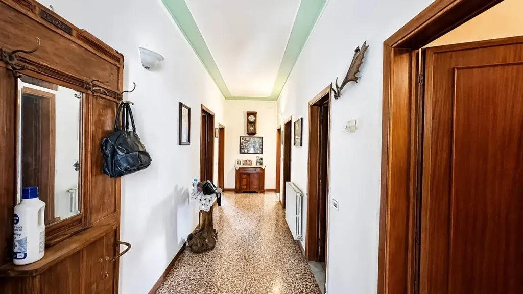 Esik - Terraced House with Garden in Reggello