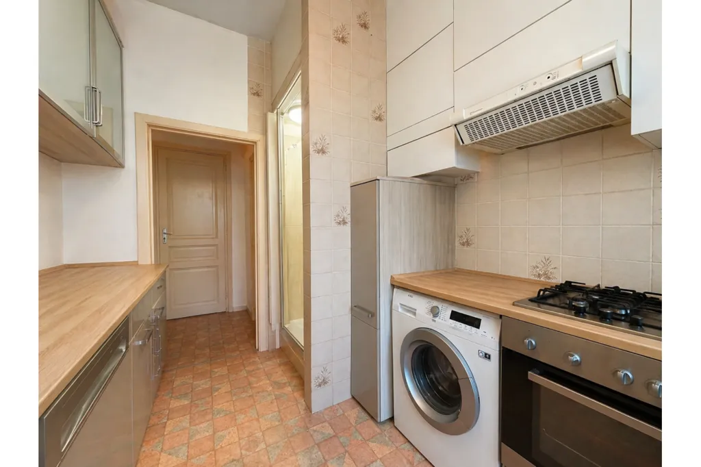 Cuisine - Appartement avec Hall d'Entrée à Molenbeek-Saint-Jean