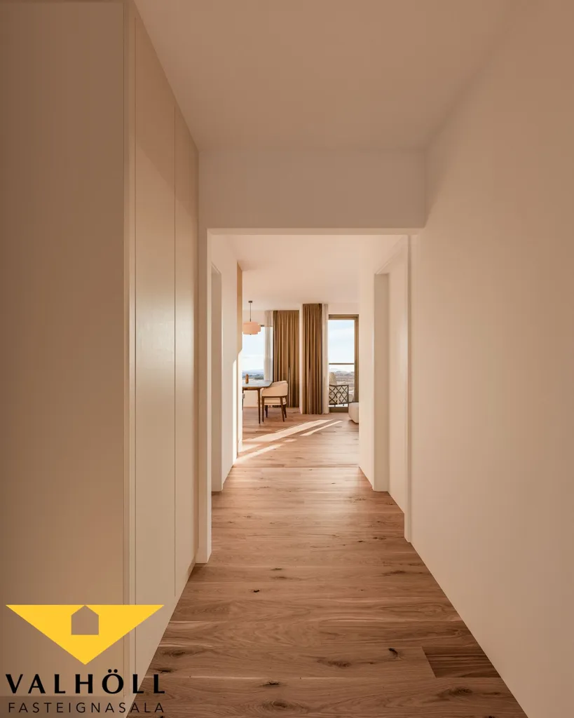 Ingresso - Modern Apartment with Balcony in Reykjanesbær
