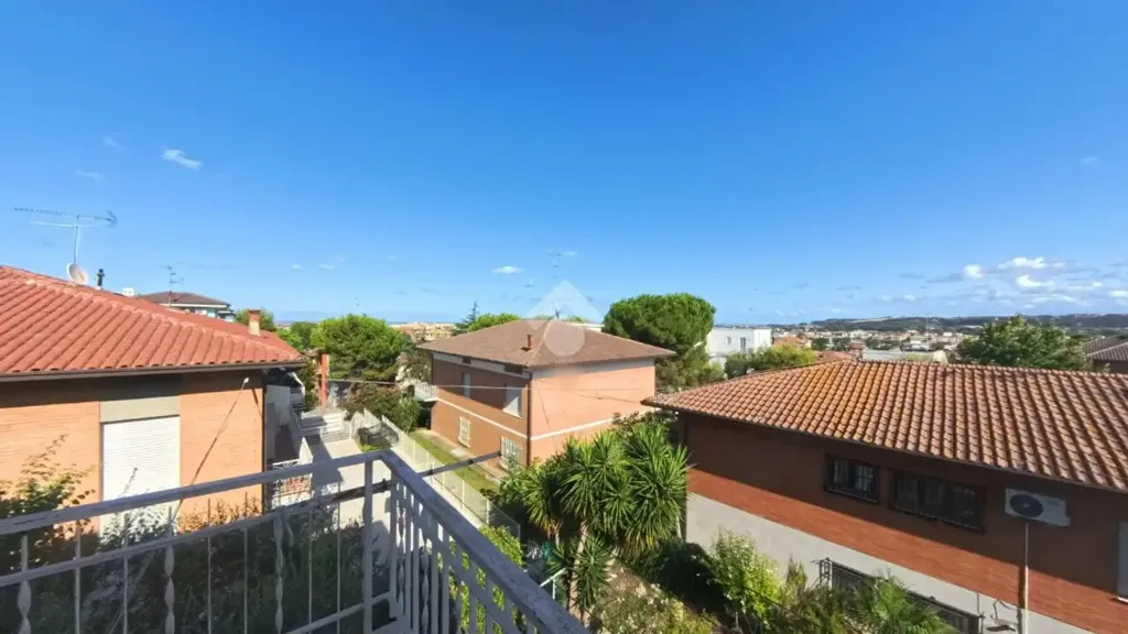 Balcon - Panoramic Apartment with Garden in Civitanova Marche