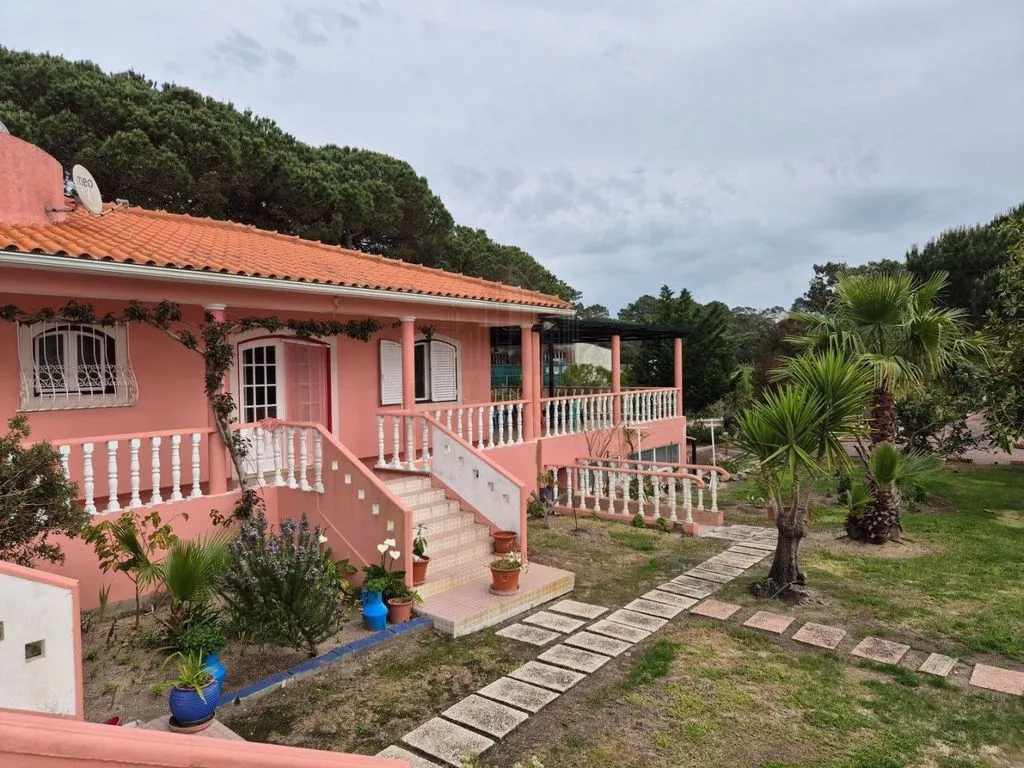 Exterior - Luxury House with Pool in Sintra